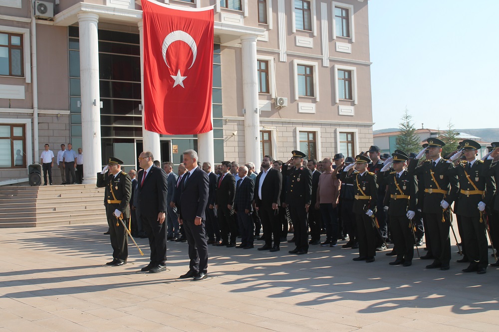 30 Ağustos Zafer Bayramının 102. Yıldönümü Törenlerle Kutlandı.